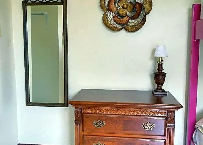 Hotel Reddoorz At Asela A Garden Former Reddoorz Near Gaisano Grand Cordova (Mactan)